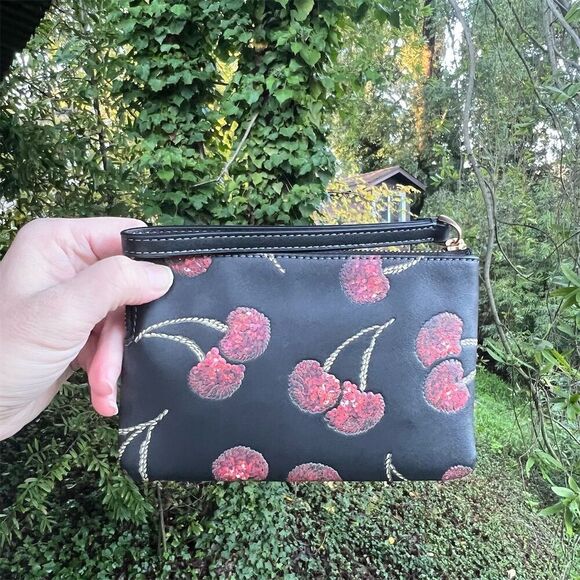 COACH Corner Zip Leather Wristlet With Sequin Cherry Print CDF05 NWT AUTHENTIC - Picture 2 of 7